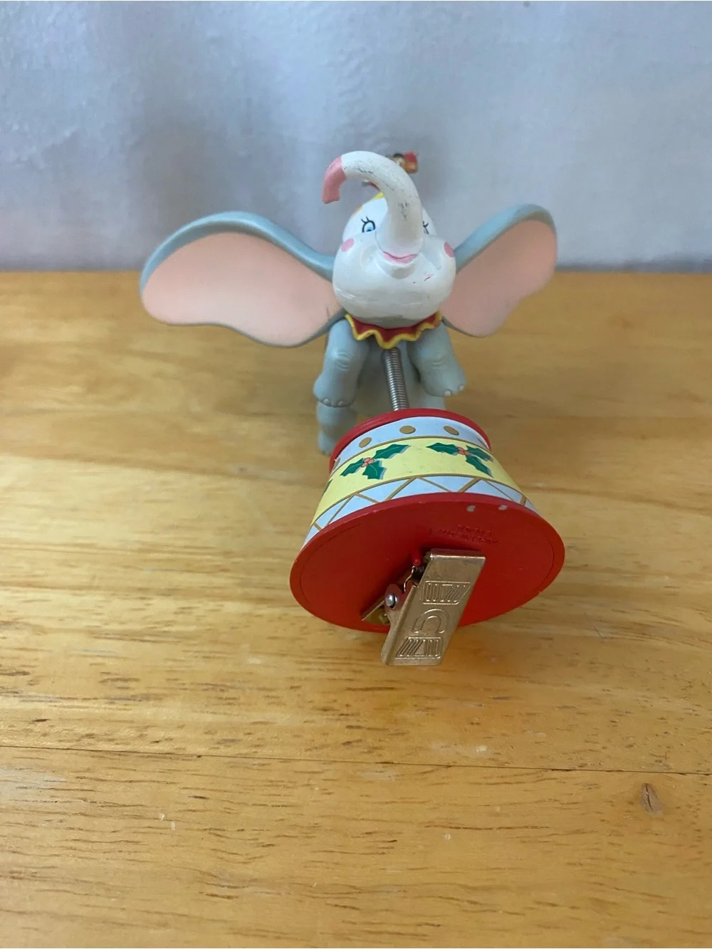 Disney Enesco Flying Dumbo with Timothy Mouse Christmas Ornament Clip-on